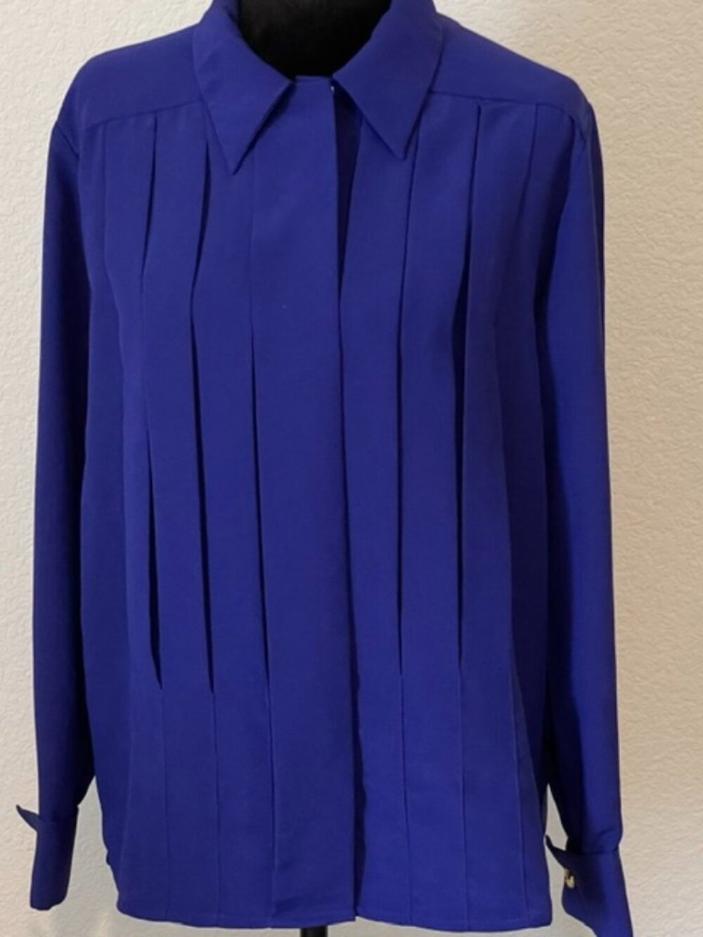 Women's Valerie Stevens Pleated Button Front Blouse Size 8 - DARK PURPLE